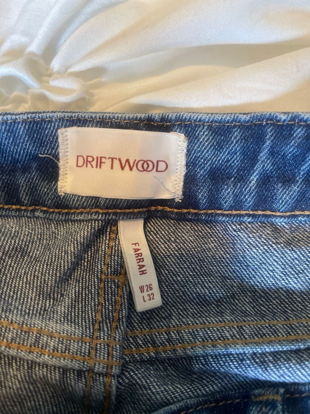 Driftwood Farrah Embroidered Flare Jeans Sz 26 - Picture 7 of 8